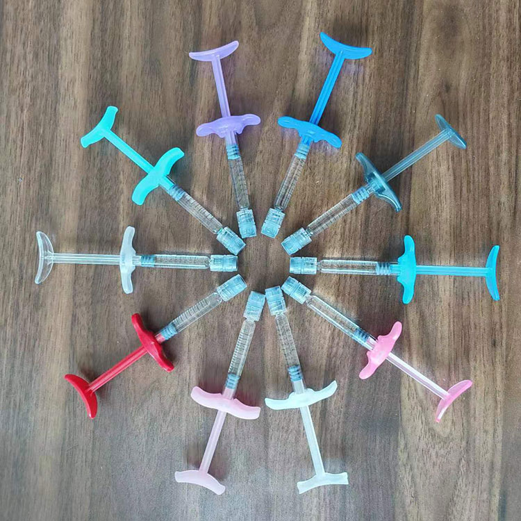 Как поперечно-сшитая гиалуроновая кислота улучшает стабильность и эффективность усовершенствованных составов?